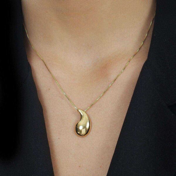 Colar Dourado de Gota Curvada